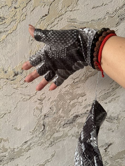 Перчатки змейка размер 7-8