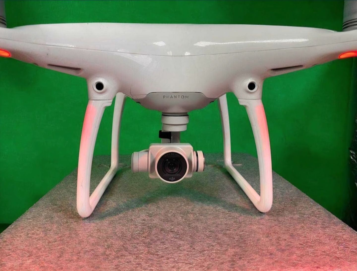 Продам квадрокоптер DJI phantom 4