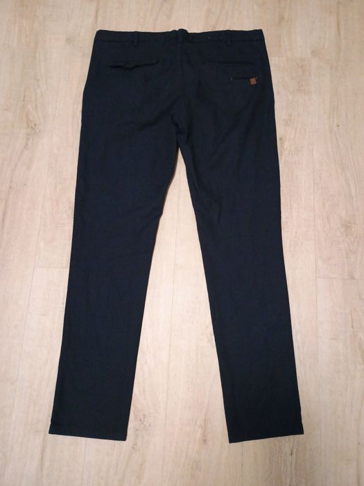Pantaloni bărbătești mărime XL