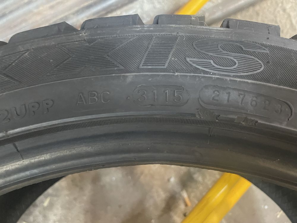 2бр. гуми Maxxis Presa SUV 275/40/20, 8мм, DOT 2015, леки забележки