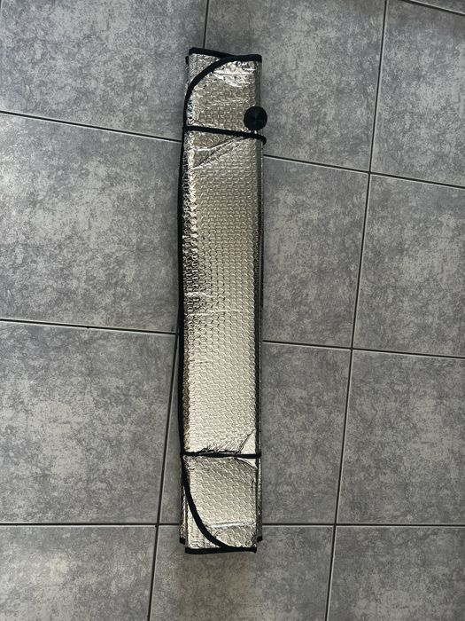 Слънцезащитен сенник за кола