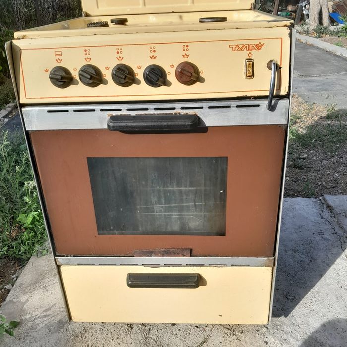 Продам газ плиту