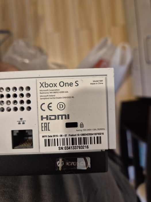 Consola Xbox one s + controller + Gta V si Farcry 5