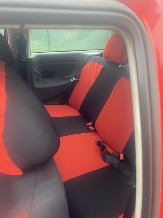 Vind Seat Ibiza din  anul 2001 in state foarte buna fara rugina