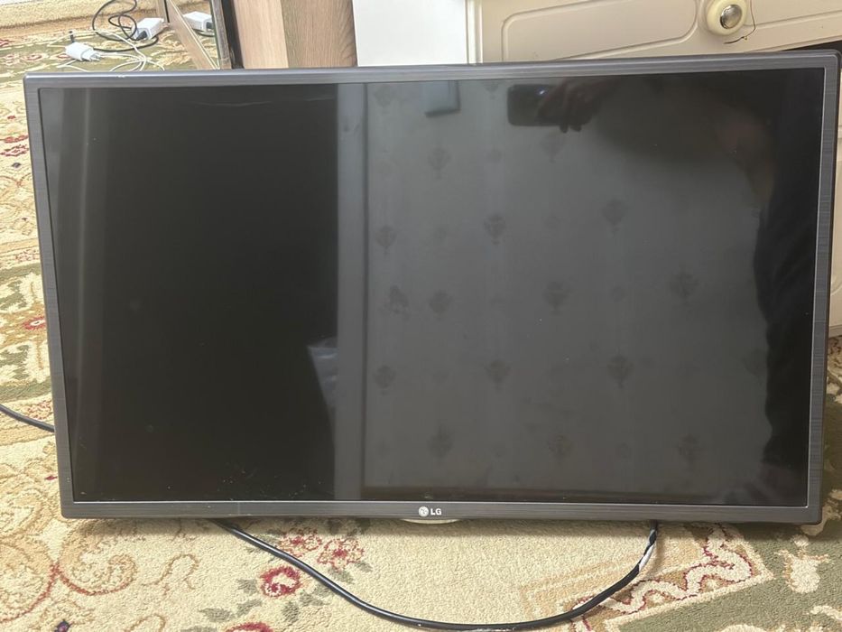 Настенный телевизор LG