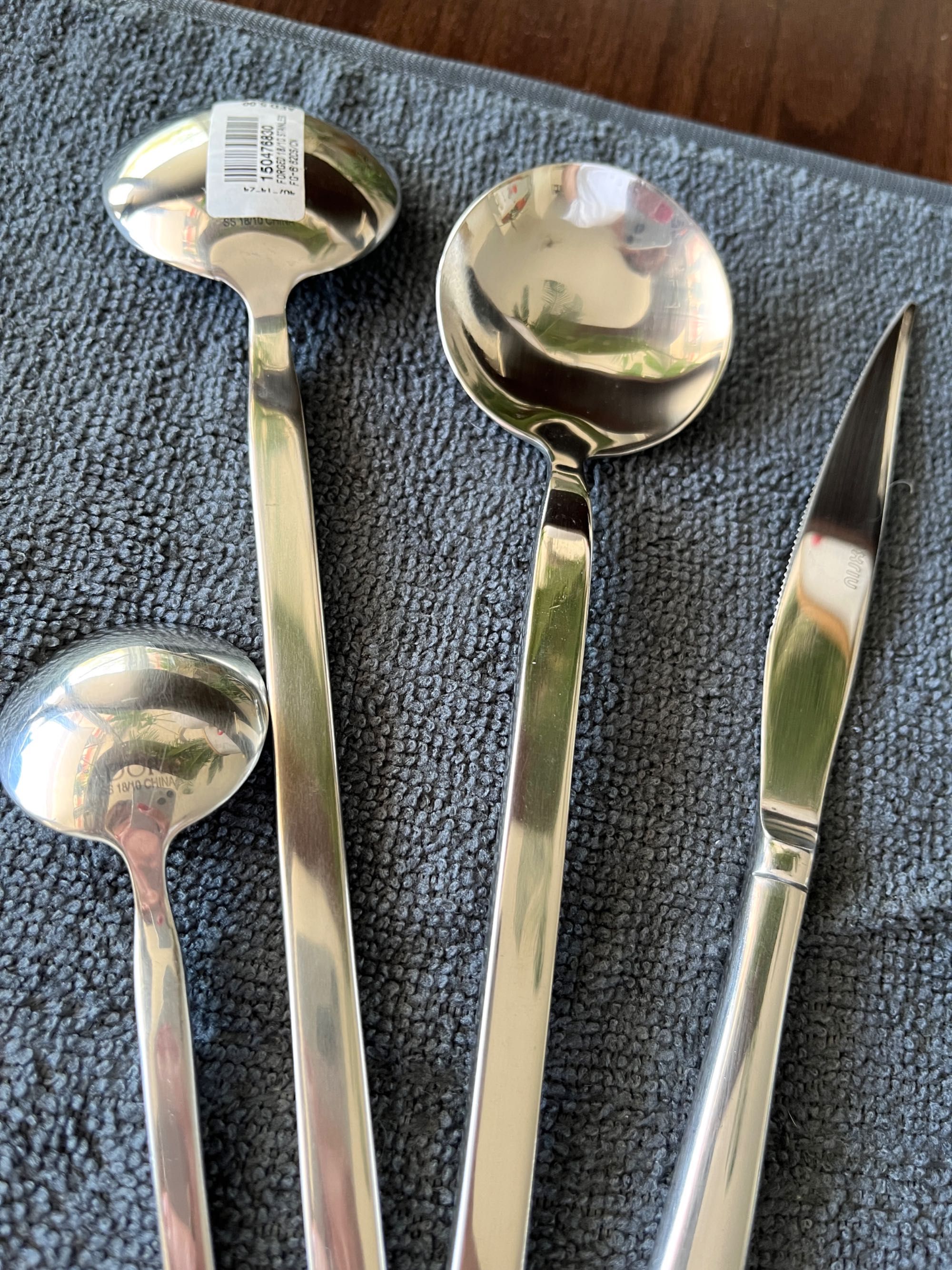 Set tacamuri linguri supa servire cutite peste lingurite inox