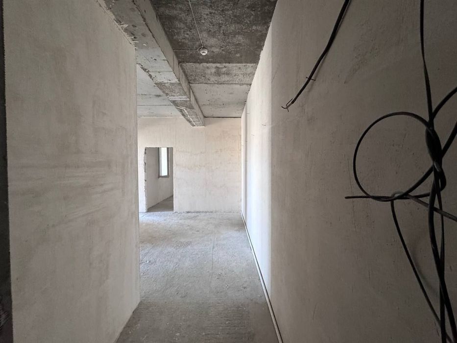 3 xonali karobka kvartira sotiladi