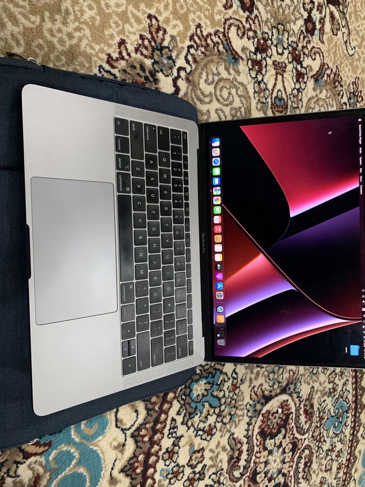 Macbook pro sotiladi