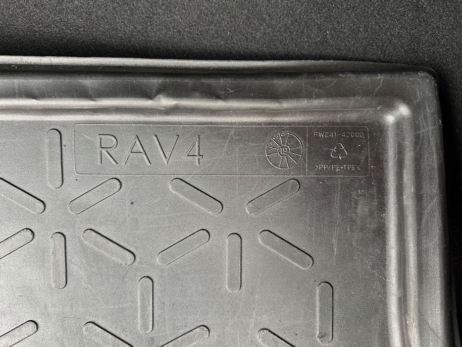 Задна стелка за багажник Toyota RAV4 2019/2023 PW241-42000