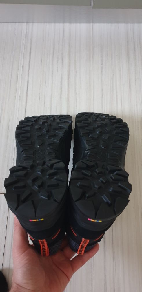 Salewa Waterproof UK 11 46/30см НОВО! ОРИГИНАЛ! Мъжки спортни обувки!