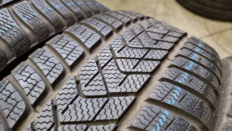 225/45/19 PIRELLI 4бр