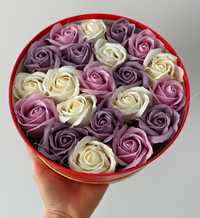 Аранжирани сапунени рози в кутии за подарък букет цветя