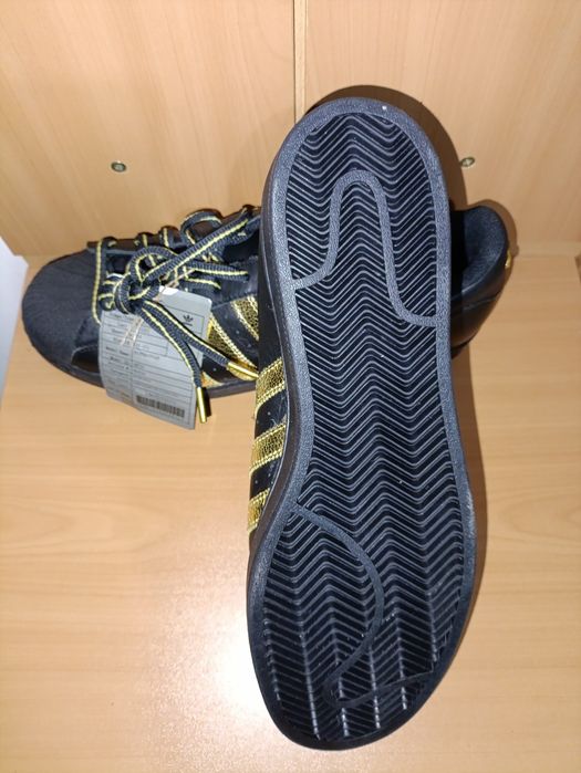 Adidas superstar N44,чисто нов, естествена кожа.