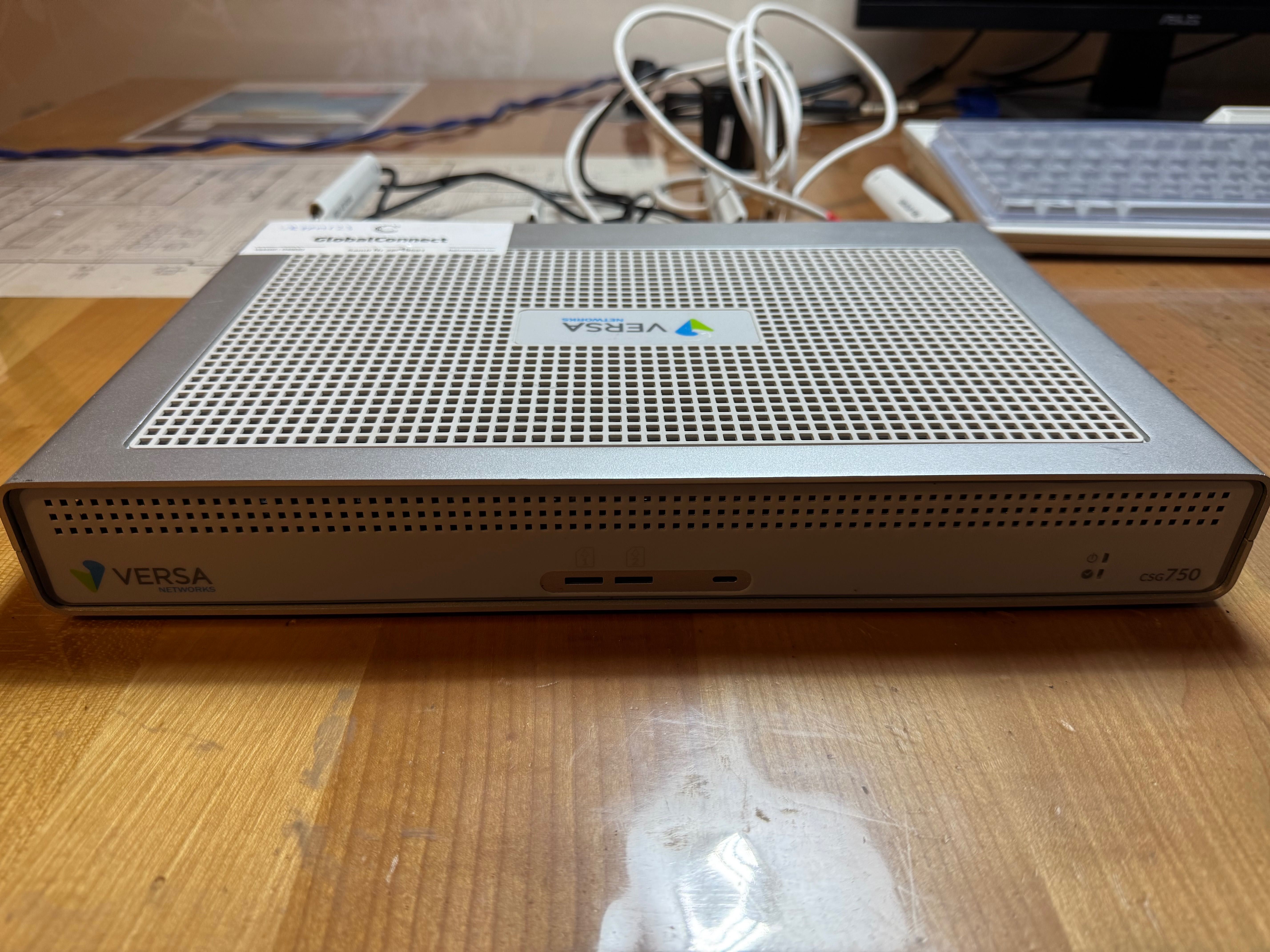 Router Versa Networks CSG750