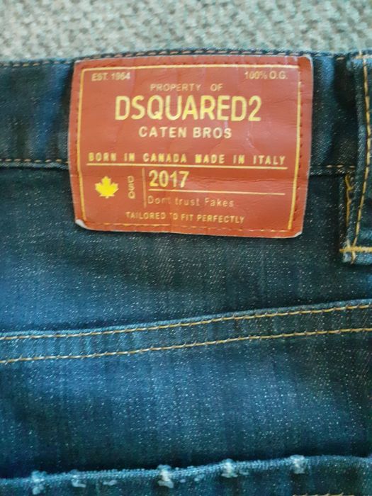 Vând blugi originali DSQUARED3