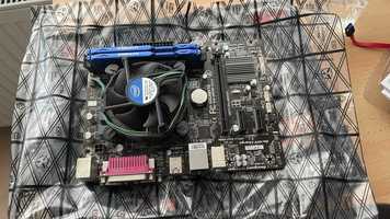 Vand kit Intel I5 4430, 8GB Ram, placa de baza Gigabyte GA-H81M-DS2