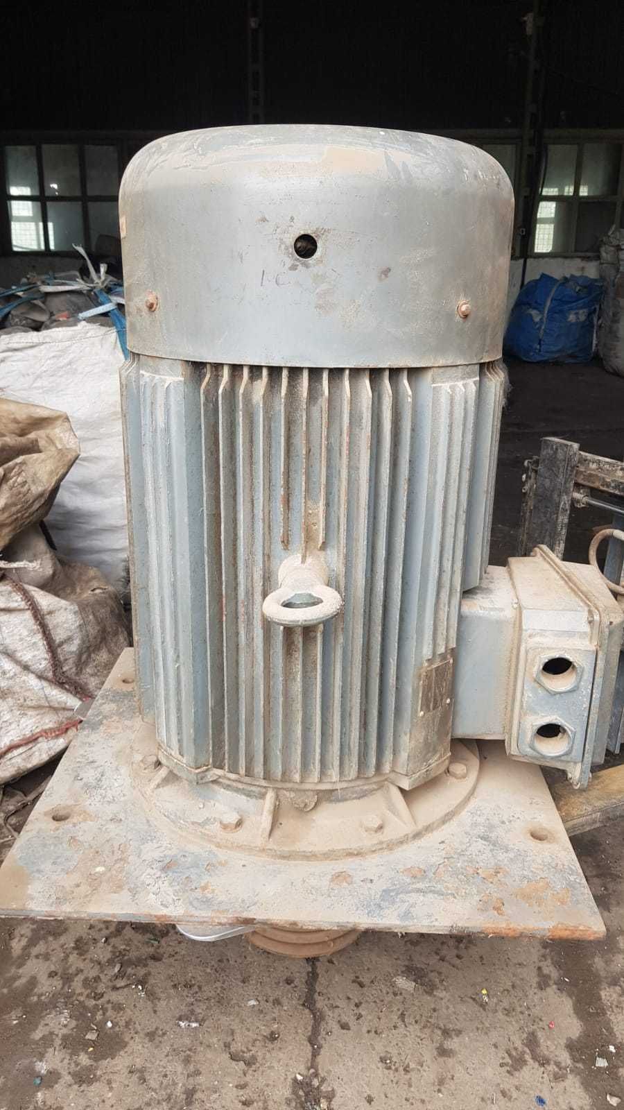 motor trifazat 132kw 1400rpm si pompa submersibila Speroni  SPM200-08