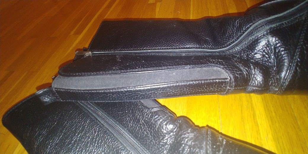 Отлични турски ботуши номер 37