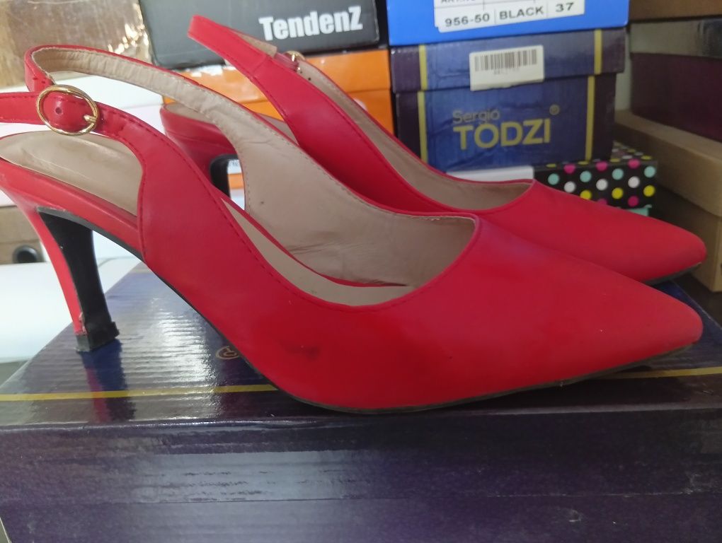 Pantofi eleganti