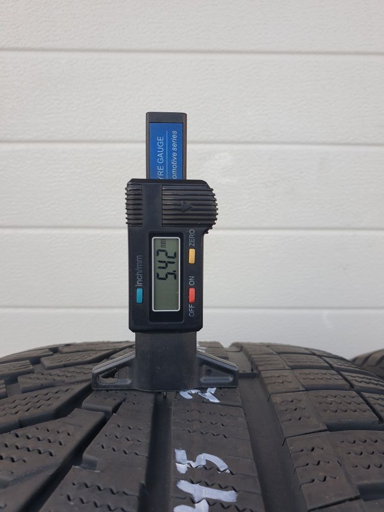 Зимни гуми 2 броя HANKOOK Winter Icept Evo2 245 45 R20 дот 3320