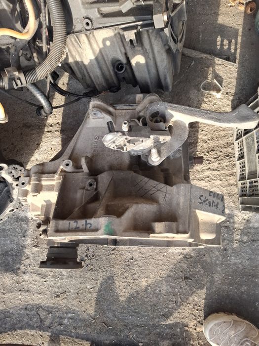 Cutie viteze skoda fabia 2 motor 1.2 benzina