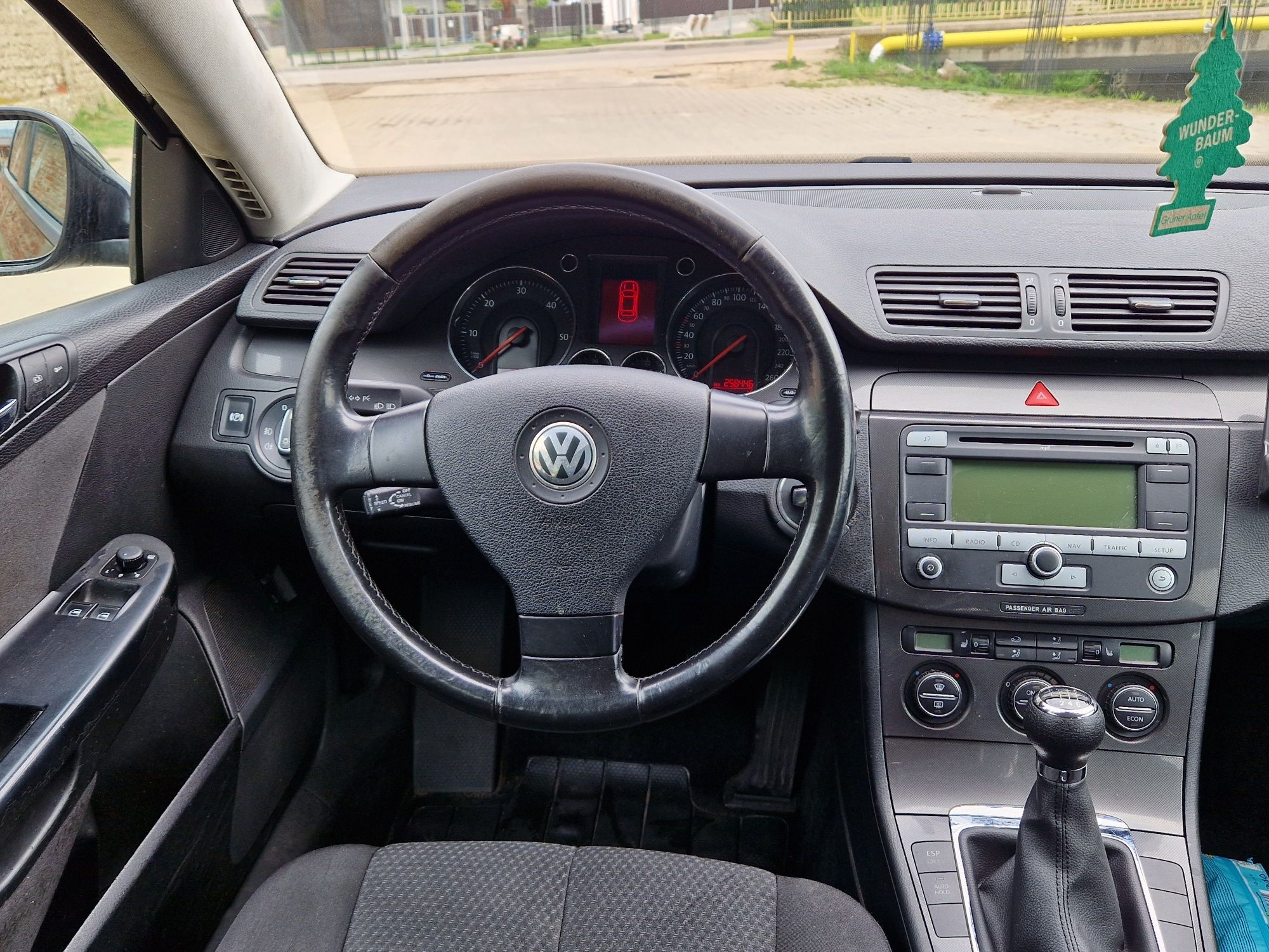 Dezmembrez vw passat b6
