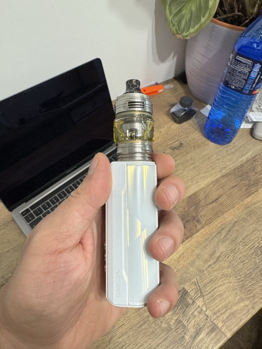 Vopoo drag m100s mod cu 3 acumulatori și încărcător pachet