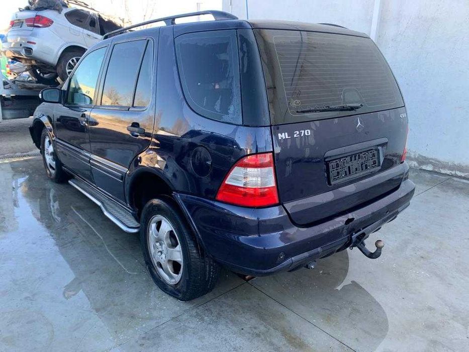 Dezmembrez mercedes ml w163 ml 27 cdi 160.000 OM612/