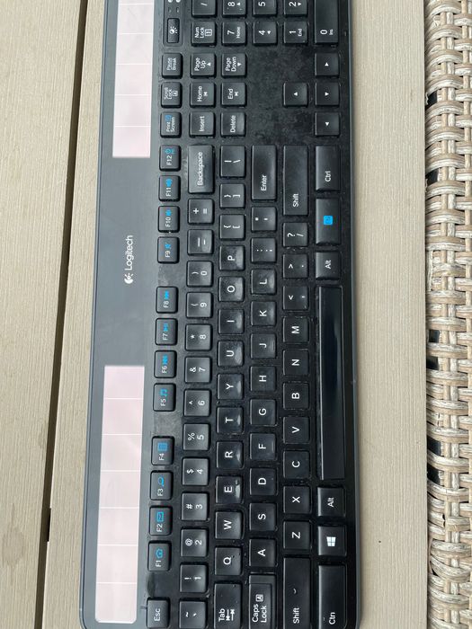 Соларна Клавиатура на батерия, Logitech K750 Solar - За части