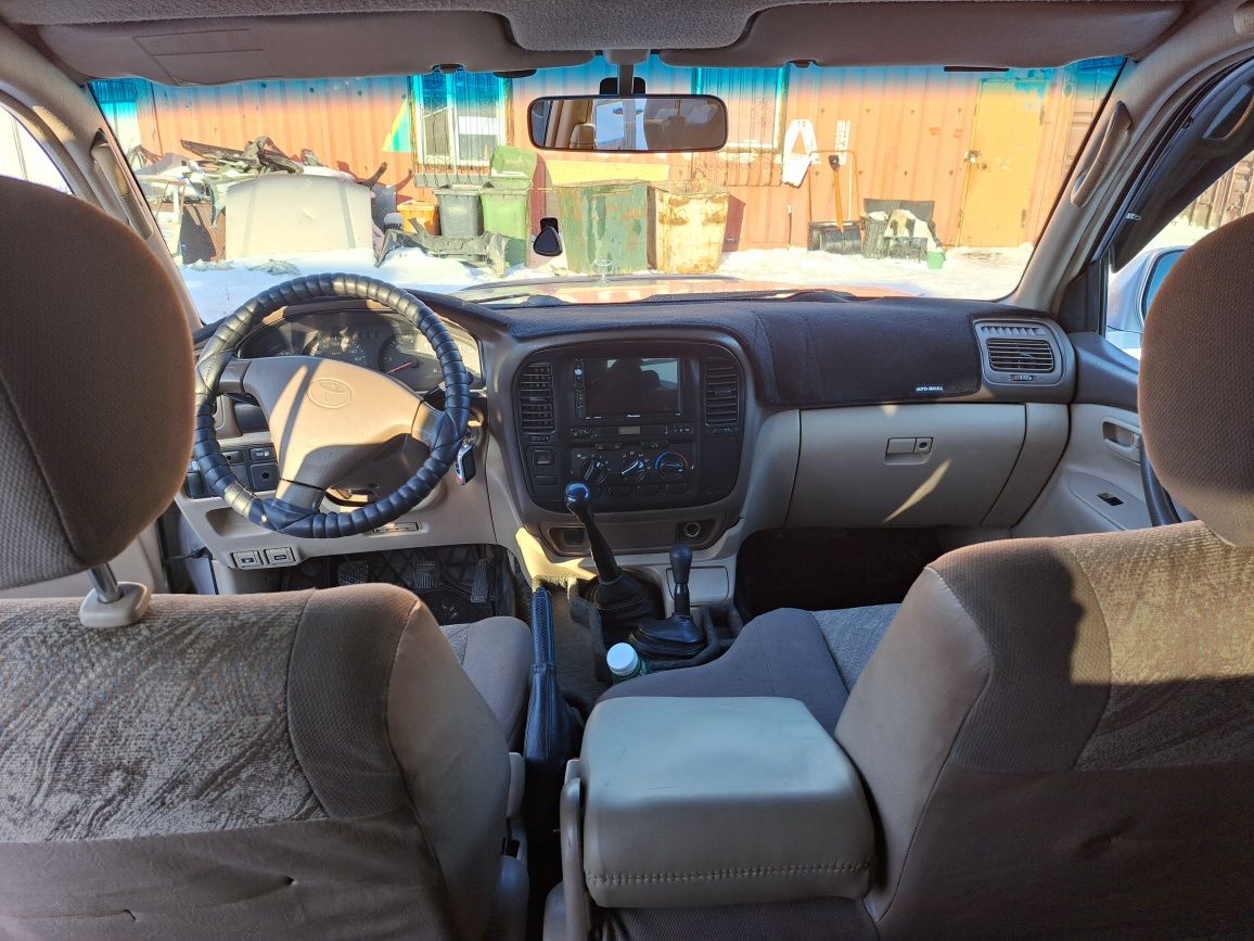 Продаётся по запчастям   Toyota LandCruiser 105,  2001 год, 4.2