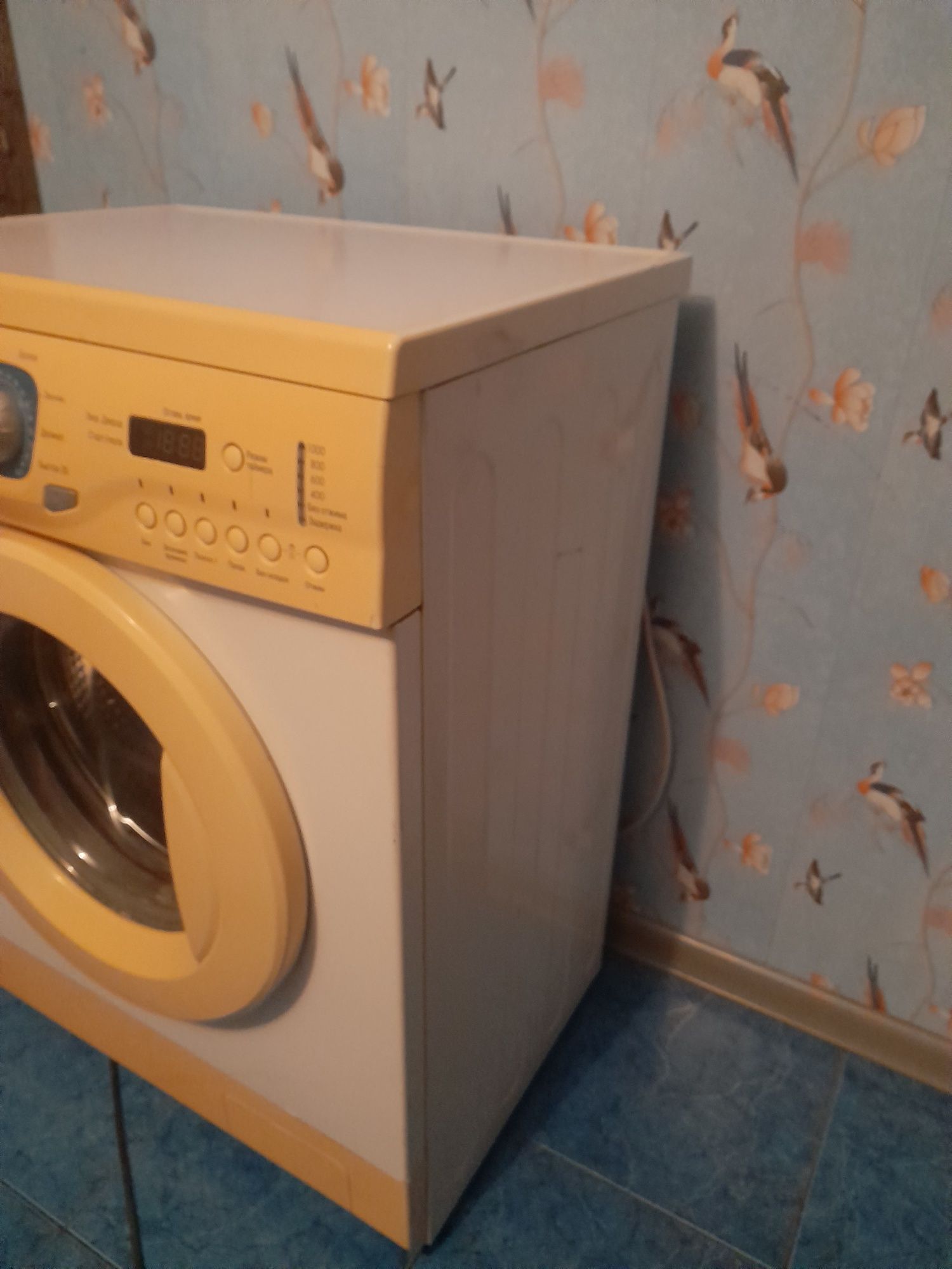 Продам стиральную машинку автомат б/у. в рабочем состоянии