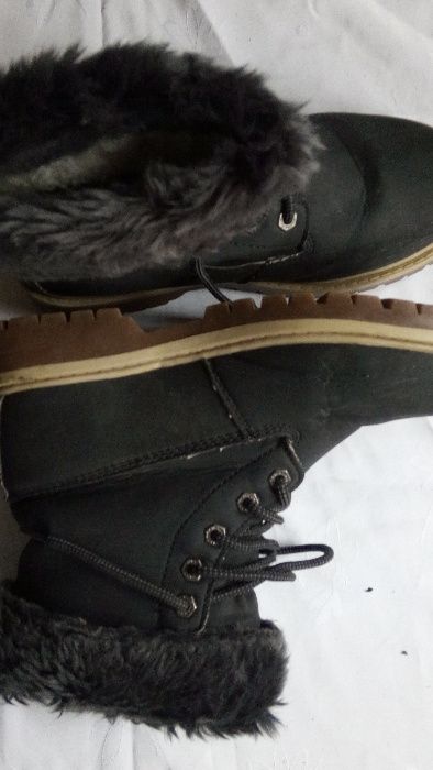 Vand ghete din piele marca Oskon