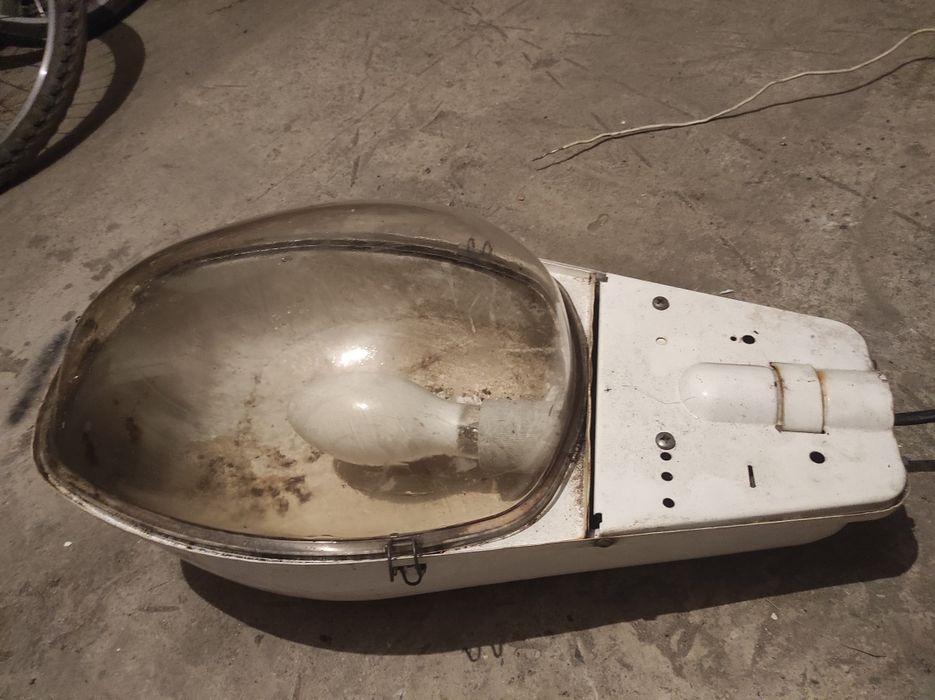 Фонарь уличного освещения, лампа