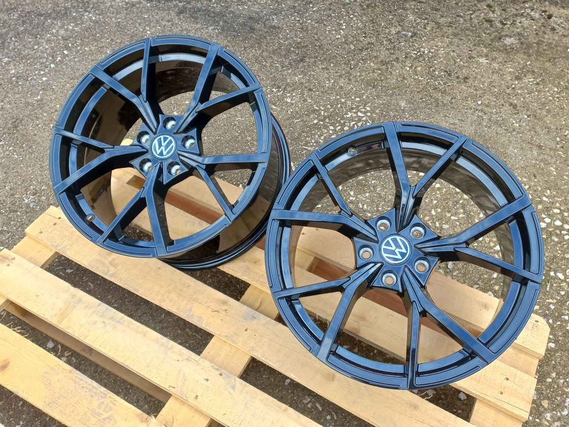 19 5x112 Vw Gti Golf Passat Tiguan 8j et45 57.1 Seat Škoda Piano Black
