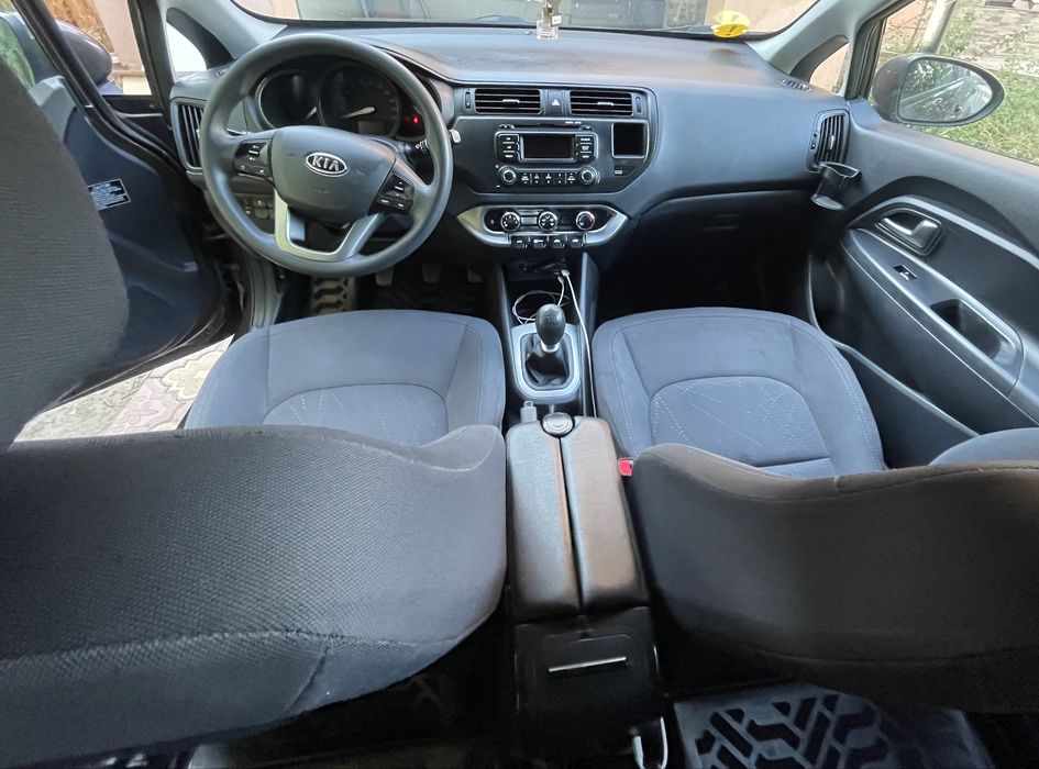 Vând Kia rio 2012