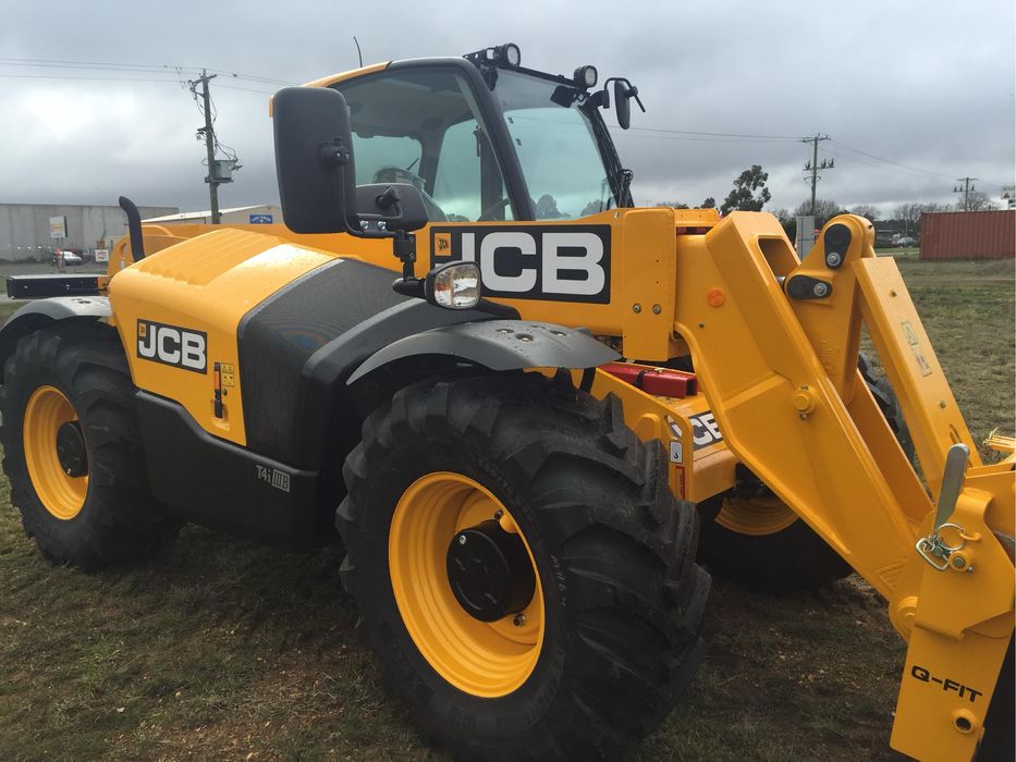 Inchiriere incarcator telescopic/excavator JCB