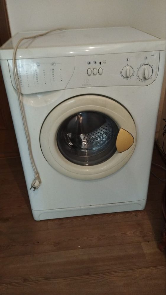 Продам стиральную машинку