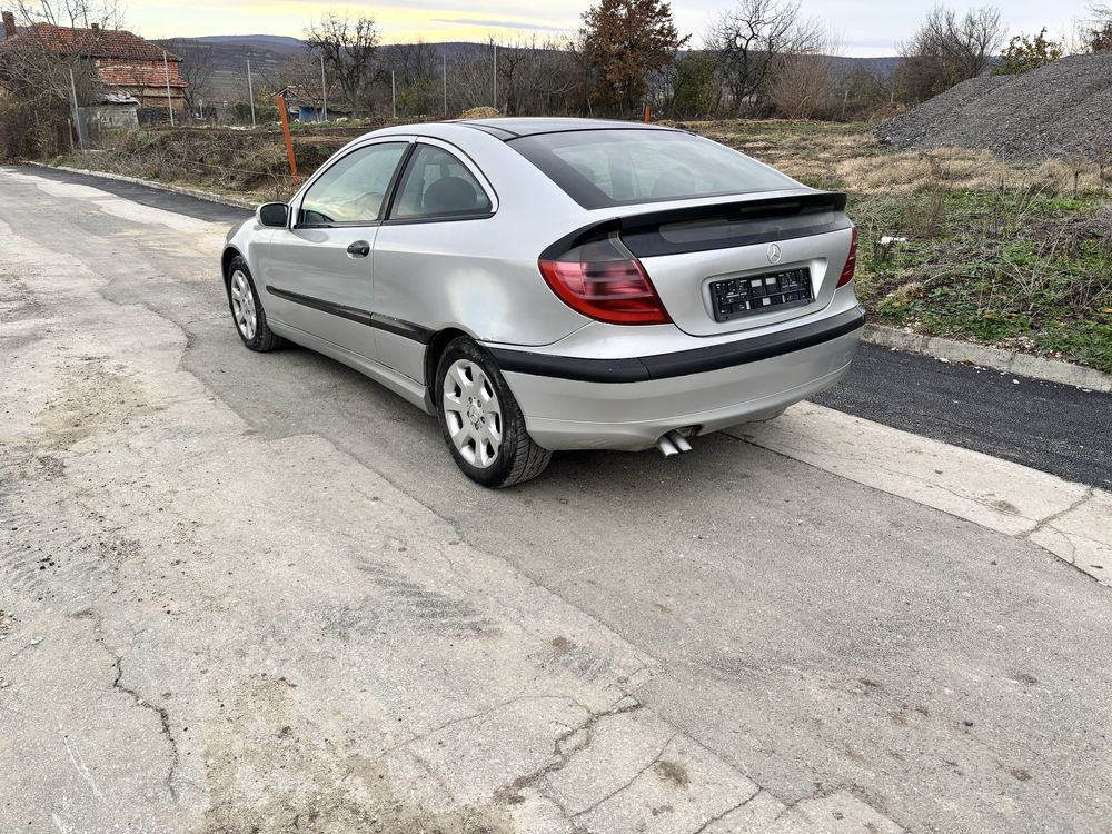 Мерцедес Ц220 2.2 143 к.с /Mercedes c220 на части или цял