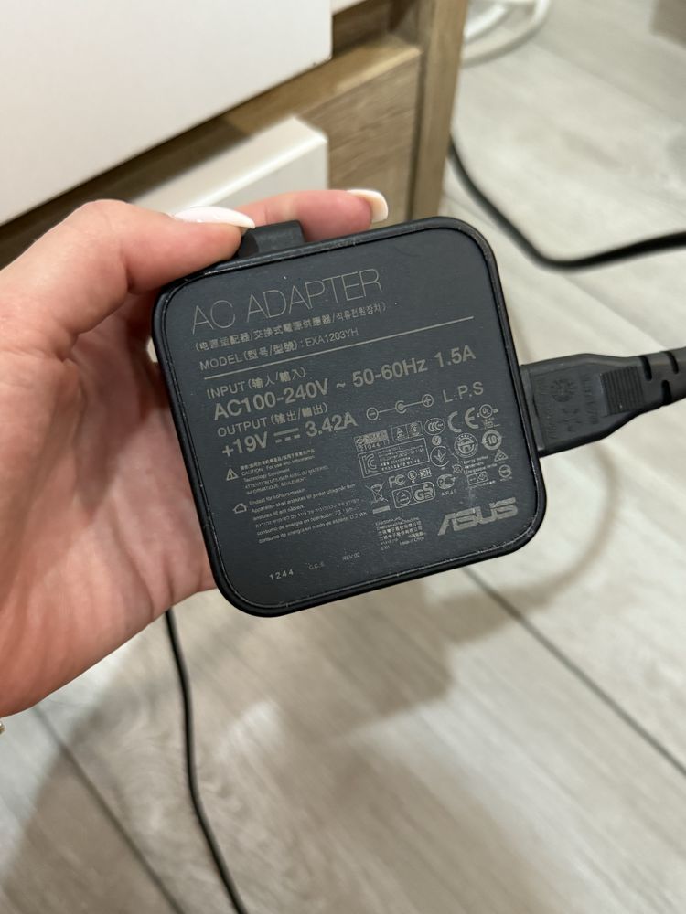 Лаптоп Asus