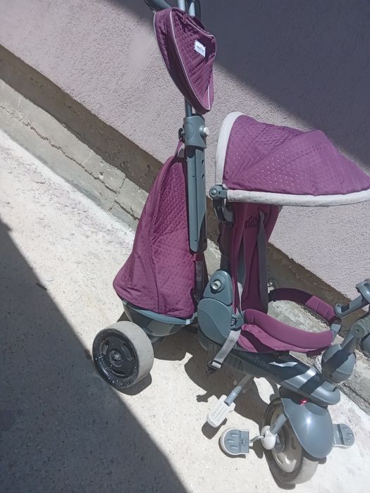 Vand tricicleta in stare buna