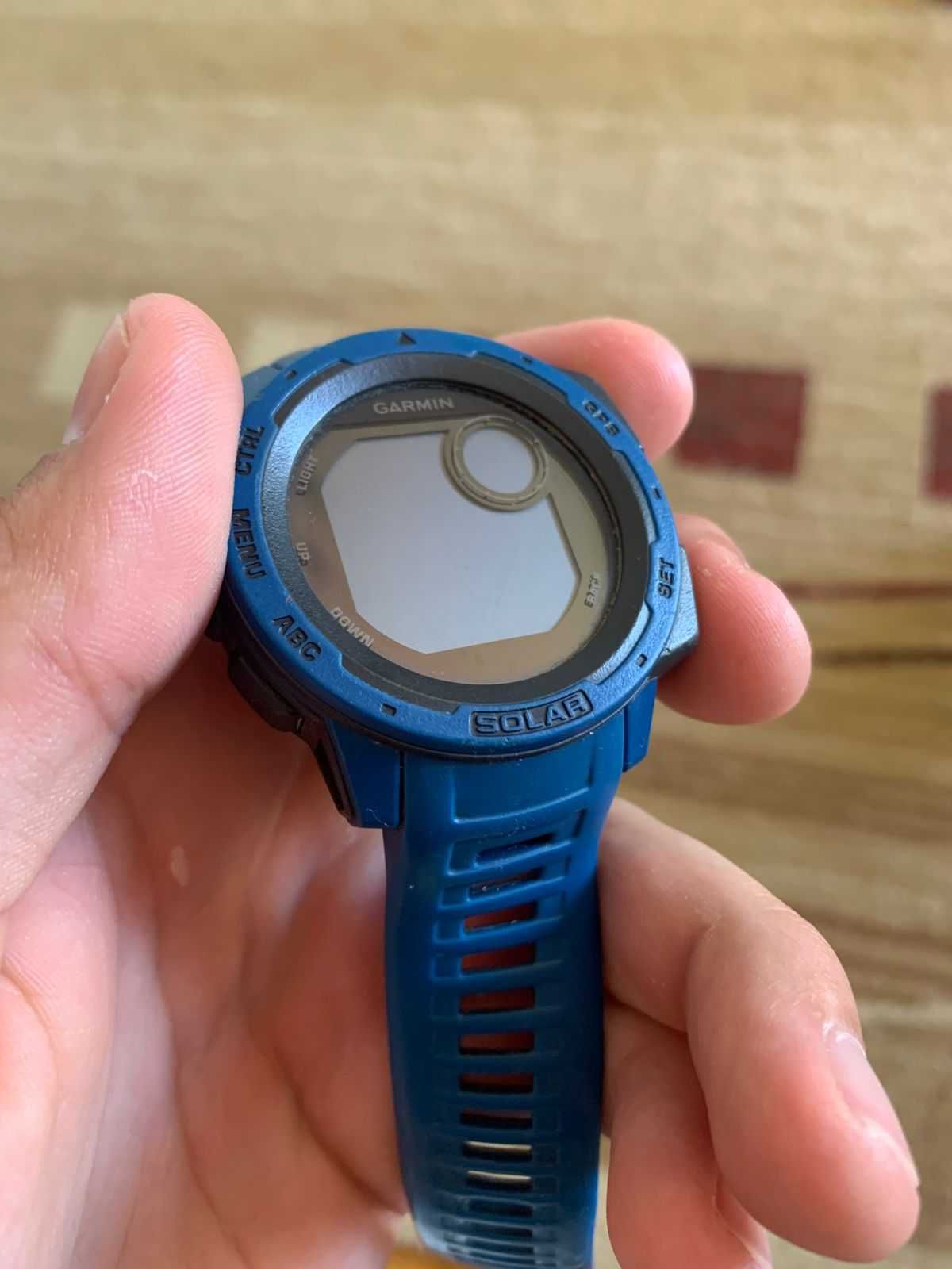 Часы Garmin Instinct Solar