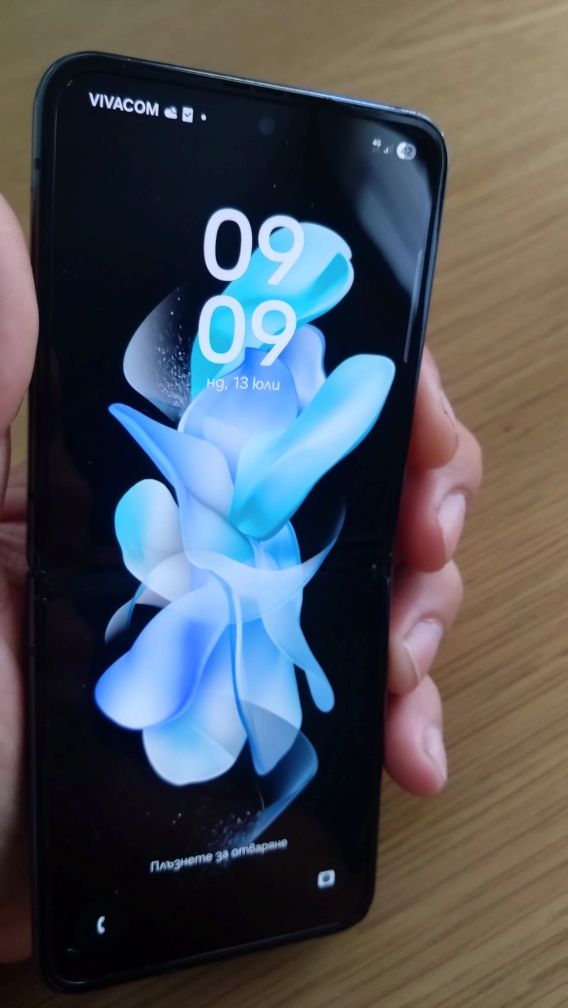 Samsung flip z4 128 gb
