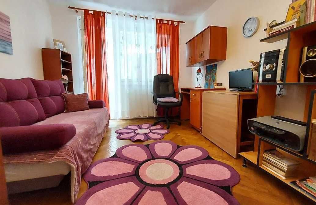 Дава се под наем Двустаен апартамент в Пловдив, Център - 65 кв.м за 290.7 € - Снимка #2