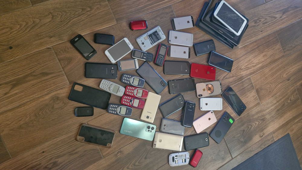 Telefoane pentru piese