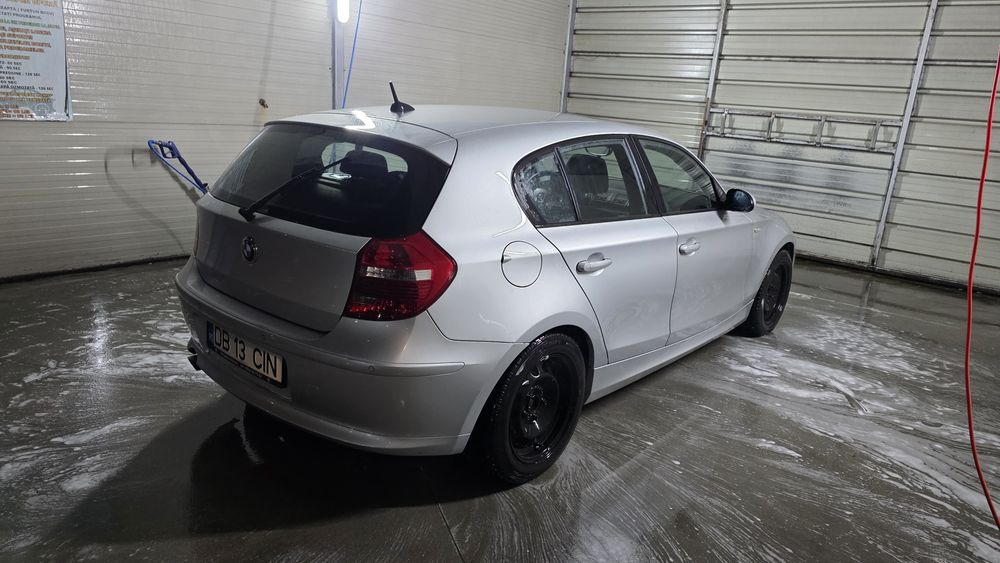 Seria 1 118d 2008 143cp