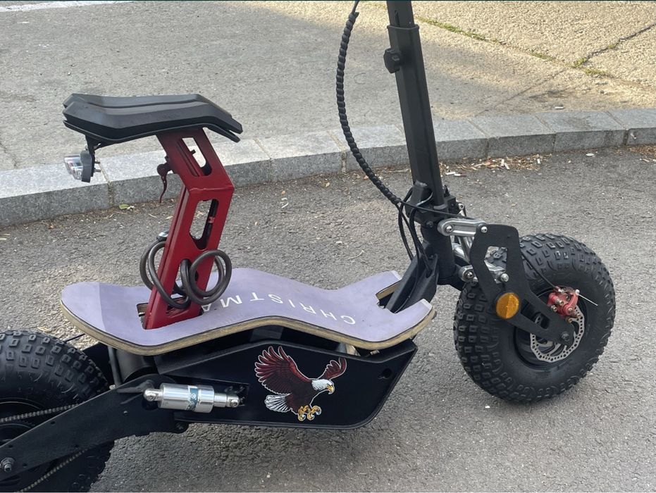Scuter electric/veloficero