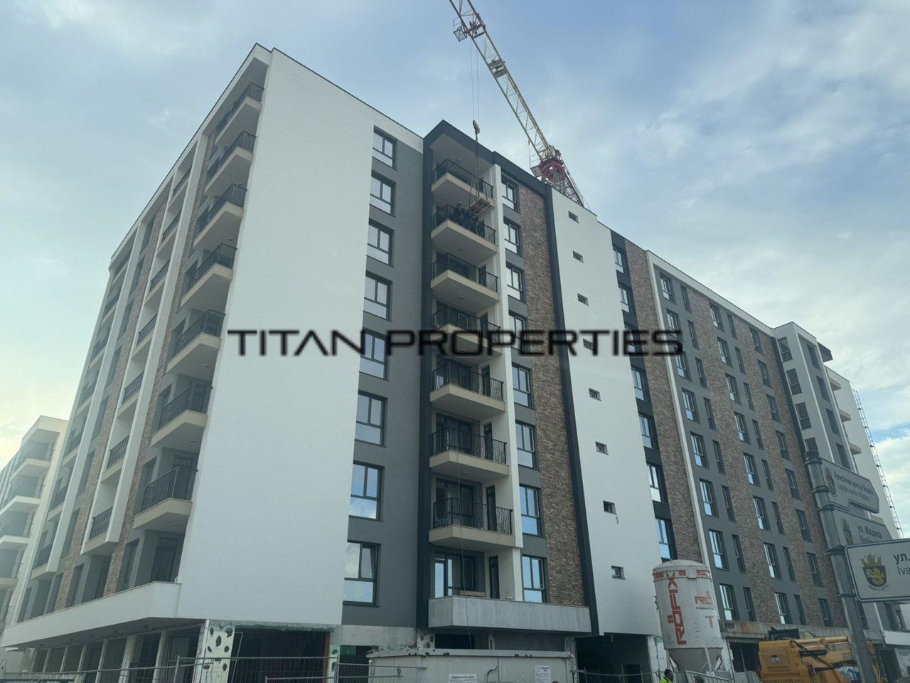 Продава се Двустаен апартамент в Бургас, Славейков - 71 кв.м за 1198 €/кв.м - Снимка #1