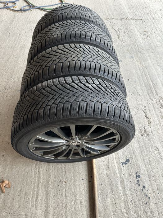 Джанти Skoda с зимни гуми Yokohama 225/45/17 DOT1824 на 1 зима
