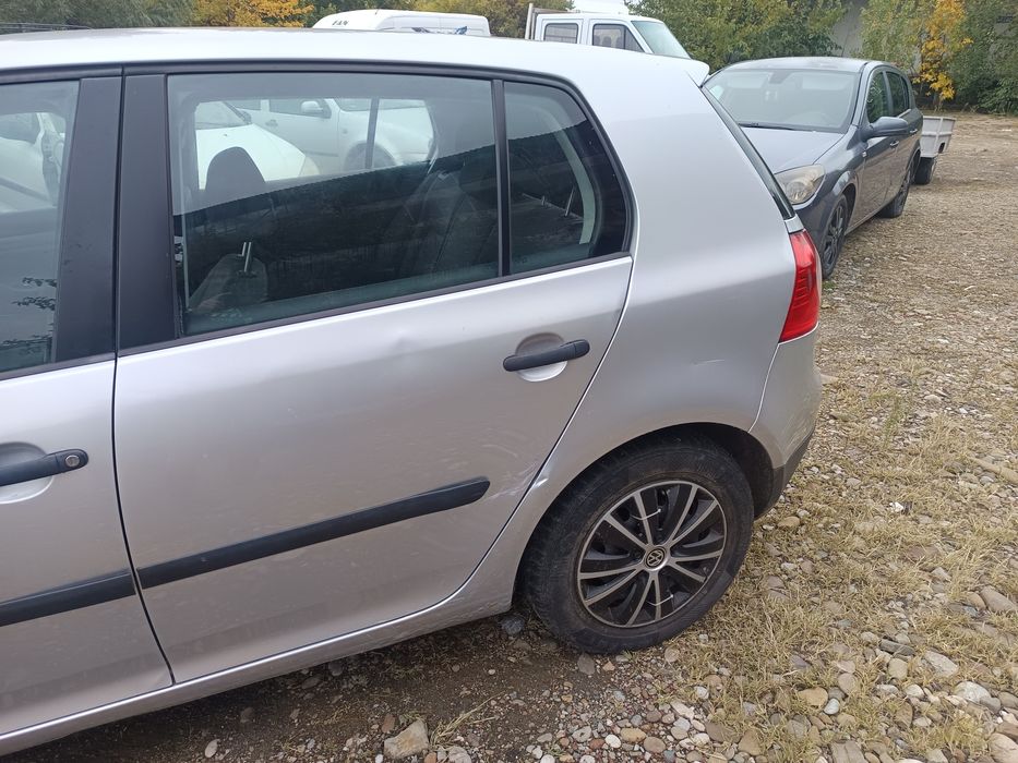 Golf 5 .2500 e .ușor negociabil