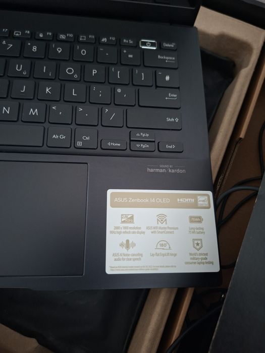 Asus Zenbook 14"  OLed 2.8K, Ryzen 7, 16Gb, 512Ssd, Iluminata